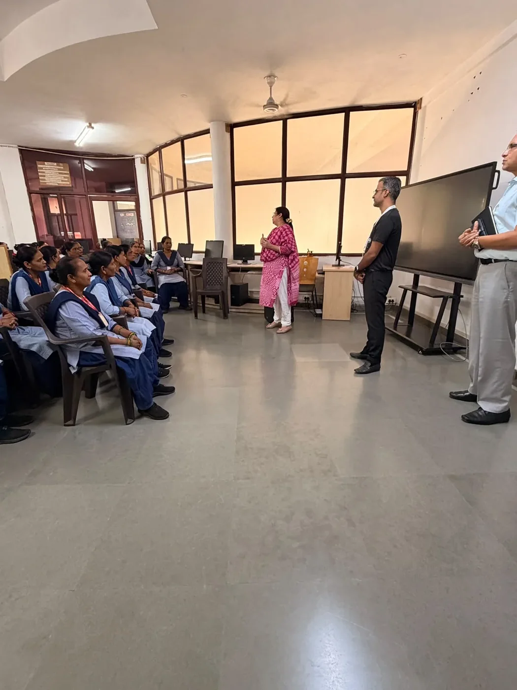 Trainer addressing the school staff during the SafaSoch workshop