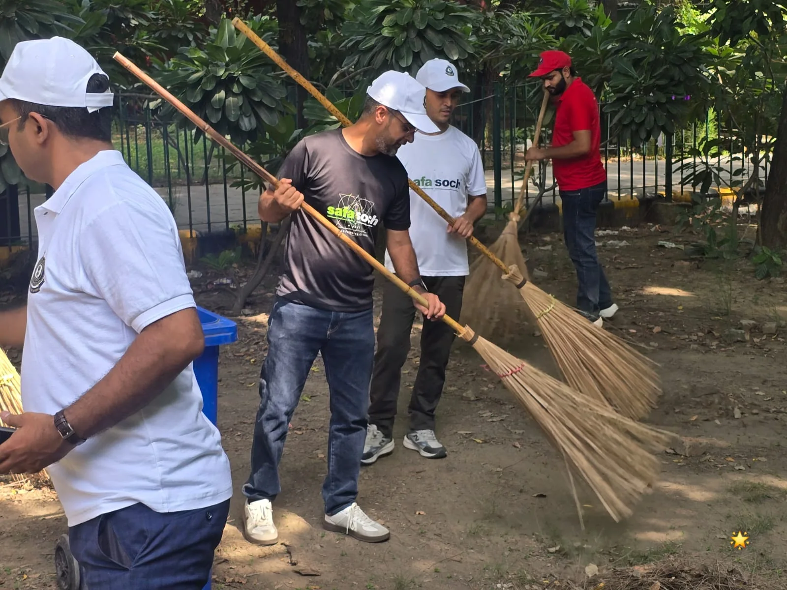 SafaSoch participants working together during a Swachhata Hi Seva 2026 cleanliness activity