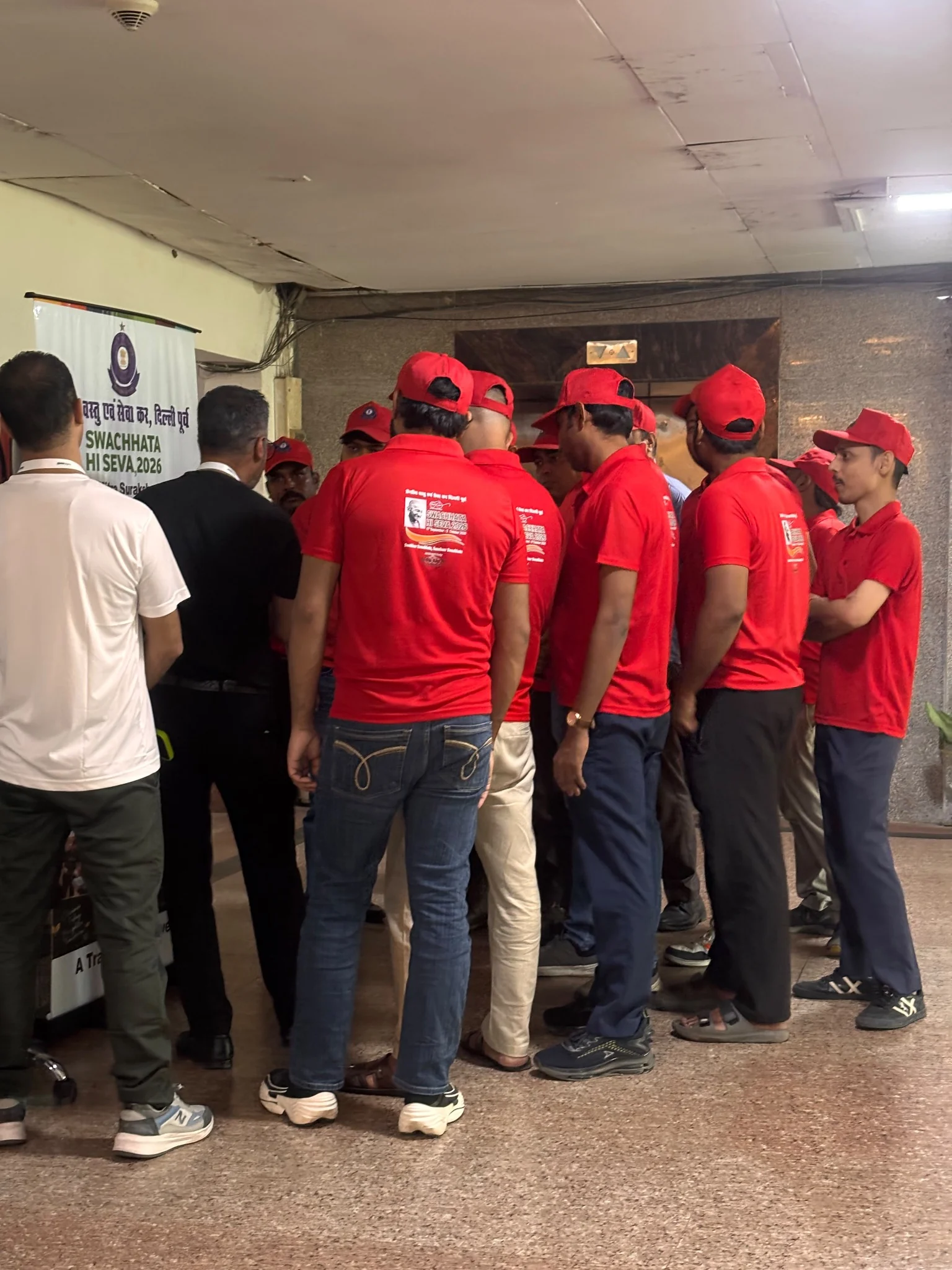 SafaSoch team engaging frontline workers during Swachhata Hi Seva 2026 in Delhi