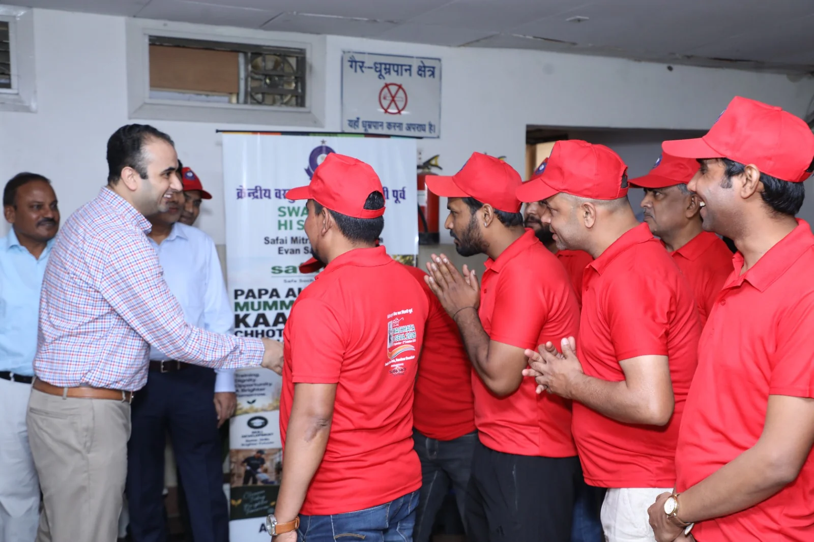 Frontline housekeeping staff listening during the Swachhata Hi Seva 2026 session