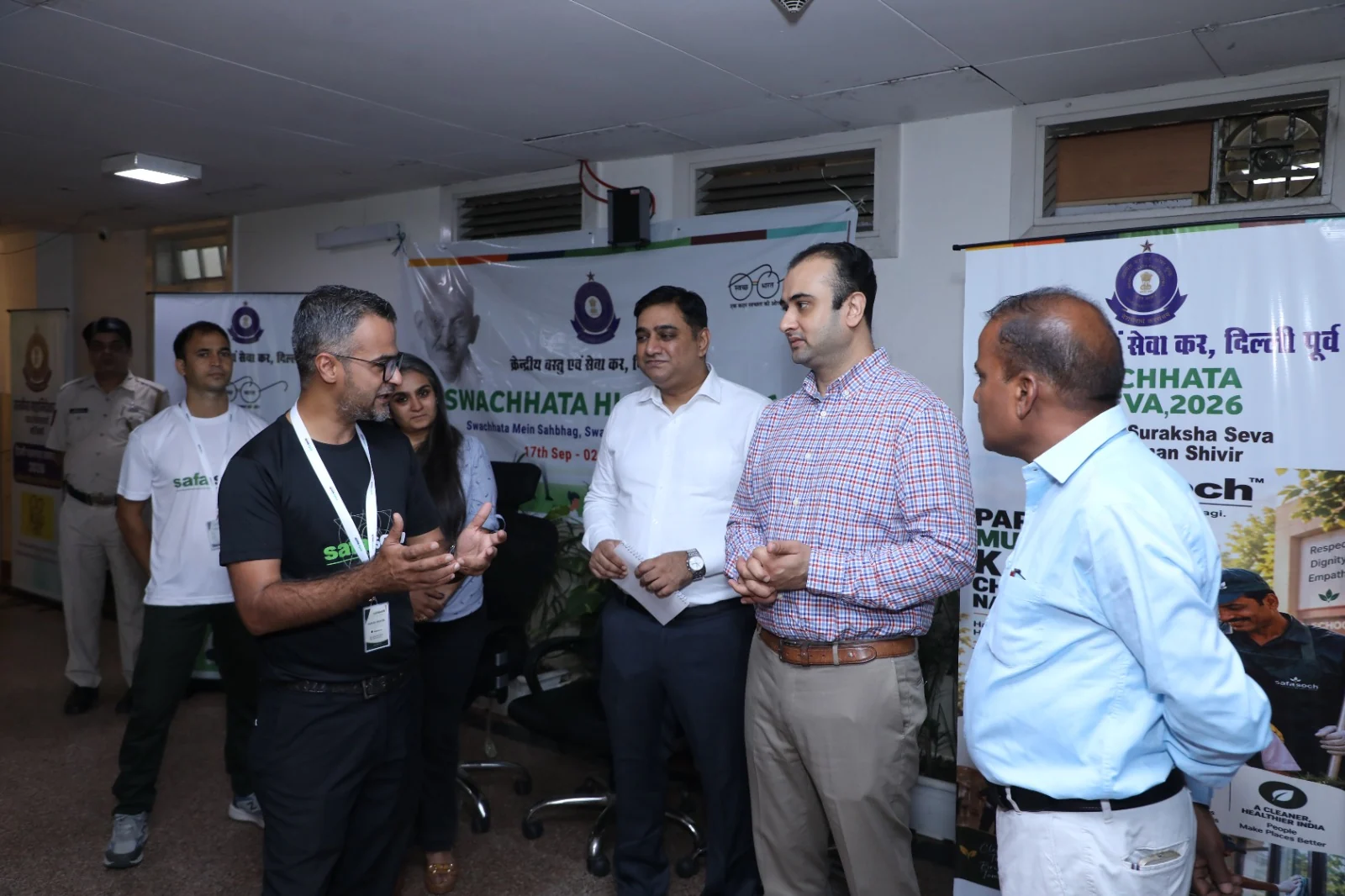 SafaSoch team with frontline workers at a Swachhata Hi Seva 2026 activity