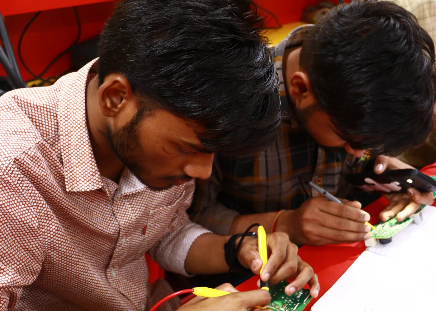 How Practical Training Helps Adults Without Formal Degrees