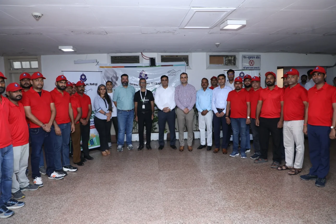 Frontline workers and guests together during the Swachhata Hi Seva engagement